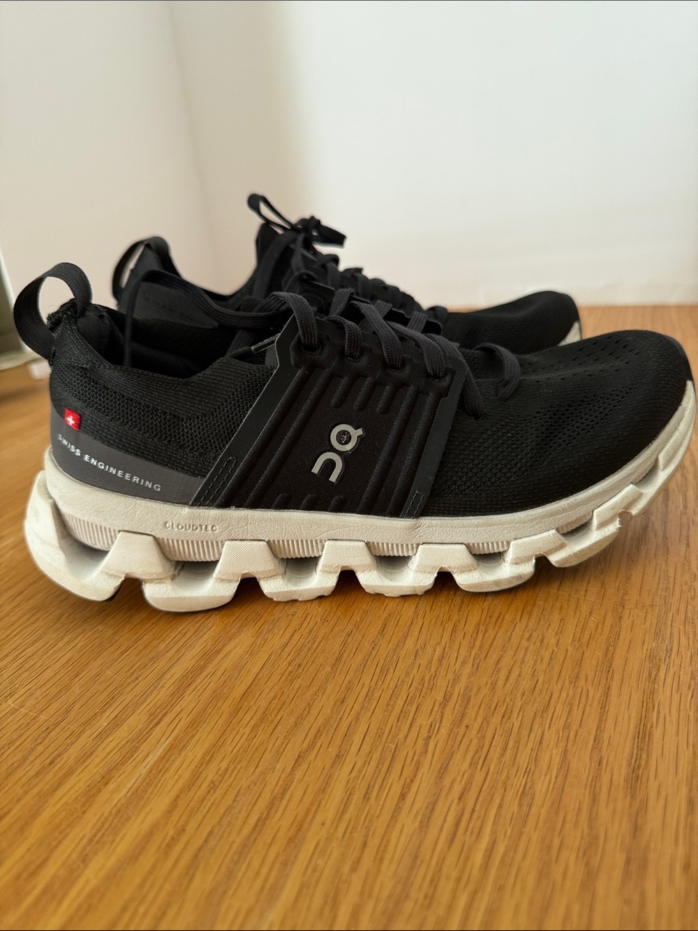 On Cloudswift Women's Running Shoes - Black/White